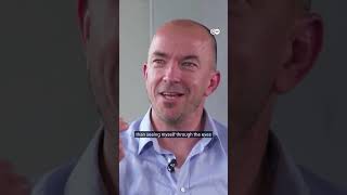 What's it like to LIVE WITH CHIMPANZEES?! 🐵😆 - Science unscripted #chimpanzees #humans #africa