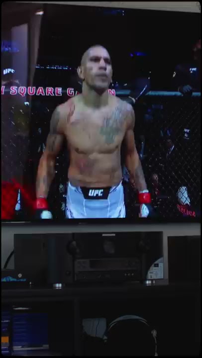 Israel Adesanya Reacts to Alex Pereira's UFC Debut | Talks Rematch in UFC #Shorts