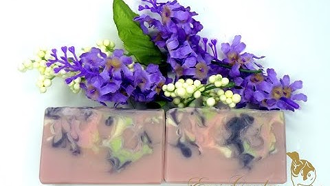 Making Lavender Fields Soap, Hanger Swirl