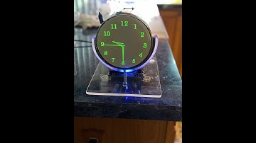 The OSC7.8 oscilloscope clock on a Brimar 5" CRT.