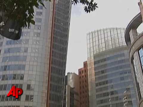 Raw Video: 'Spiderman' Skies Building in Sydney