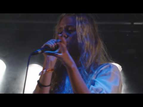 Diana Vickers - Man In The Mirror - Live In The Pa...