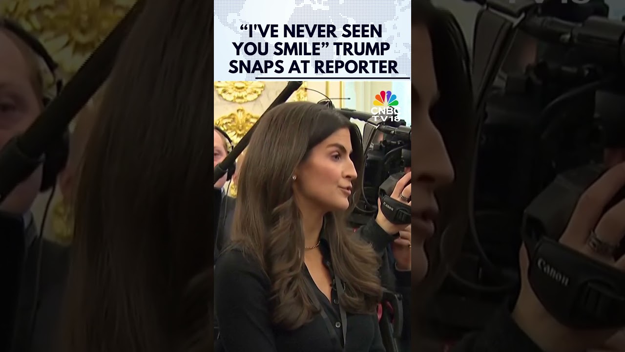 СМОТРИТЕ: Трамп отчитывает репортера CNN Кейтлан Коллинз за то, что она не улыбалась во время воп...