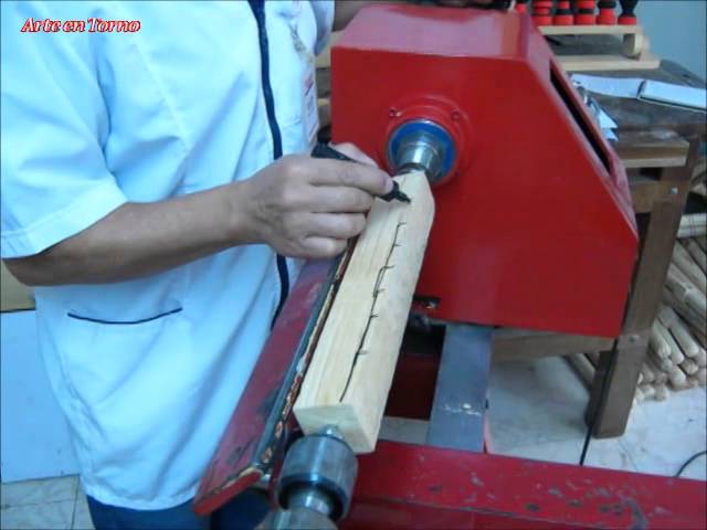 Mini máquina de torno de madera tipo multiusos Torno de escritorio soporta  aserrado de madera, pulido, molienda. El juego profesional de accesorios