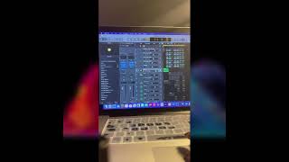 How to put the same effects on multiple tracks on Logic Pro