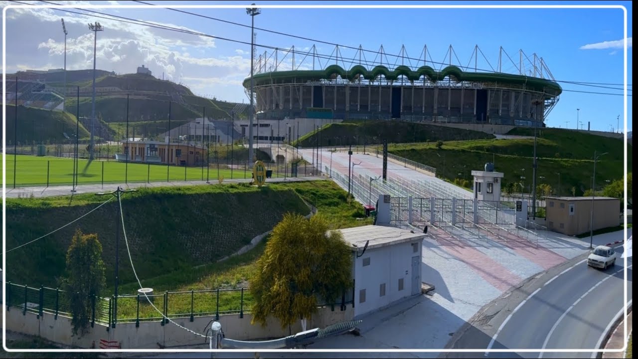 جولة من ملعب حسين آيت أحمد ببوخالفة إلى وسط مدينة تيزي وزو قبل مواجهة الجزائر موزمبيق