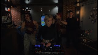 Download Lagu MARIA FEDOROVA - HARDGROOVE / GROOVE TECHNO IN BARBERSHOP MP3