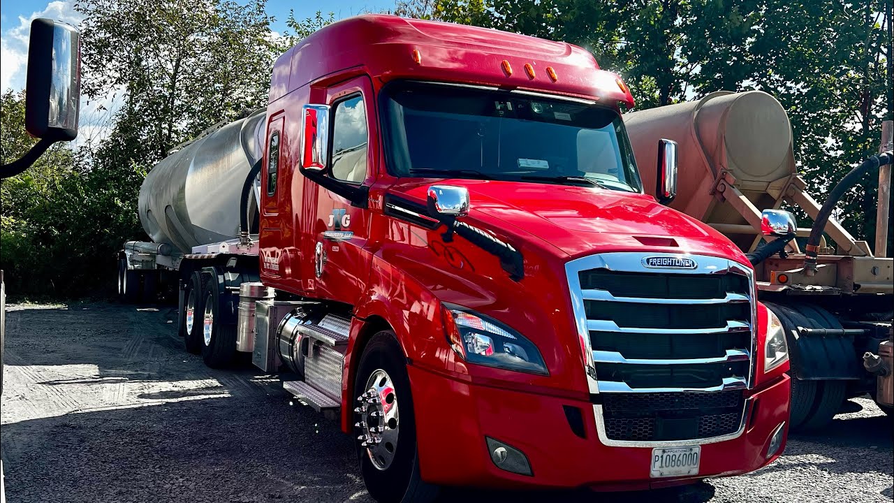 A day of a pneumatic trailer driver - YouTube