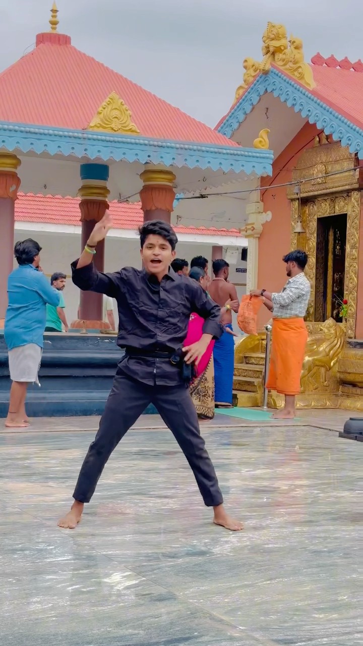 Kanni Swamy ??? @Vasanth.Dancer #swamiyesharanamayyappa #kanniswamy #dance #viral #shortsvideo