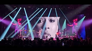 Download Lagu Ne-Yo - Don't Love Me (Champagne \u0026 Roses Tour - Mitsubishi El. Halle Düsseldorf - LIVE - 2024-06-17) MP3 Download Lagu Ne-Yo - Don't Love Me (Champagne \u0026 Roses Tour - Mitsubishi El. Halle Düsseldorf - LIVE - 2024-06-17) MP3