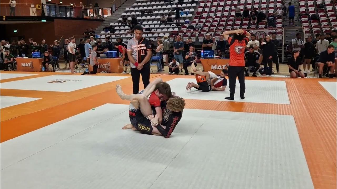 Grappling Industries Triangle choke from Rubber Guard YouTube