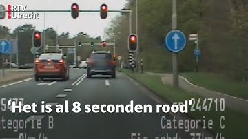 Mercedes NEGEERT meerdere stoplichten | RTV Utrecht