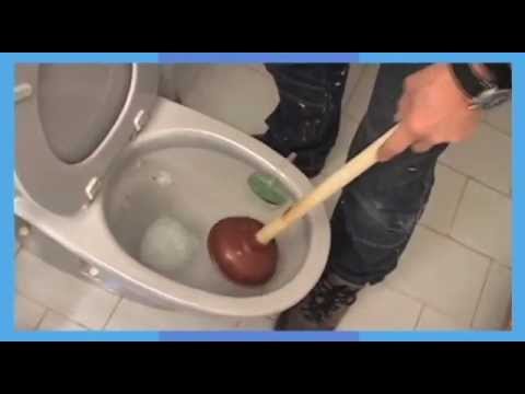 Video: Verstopte toilet - wat om te doen?
