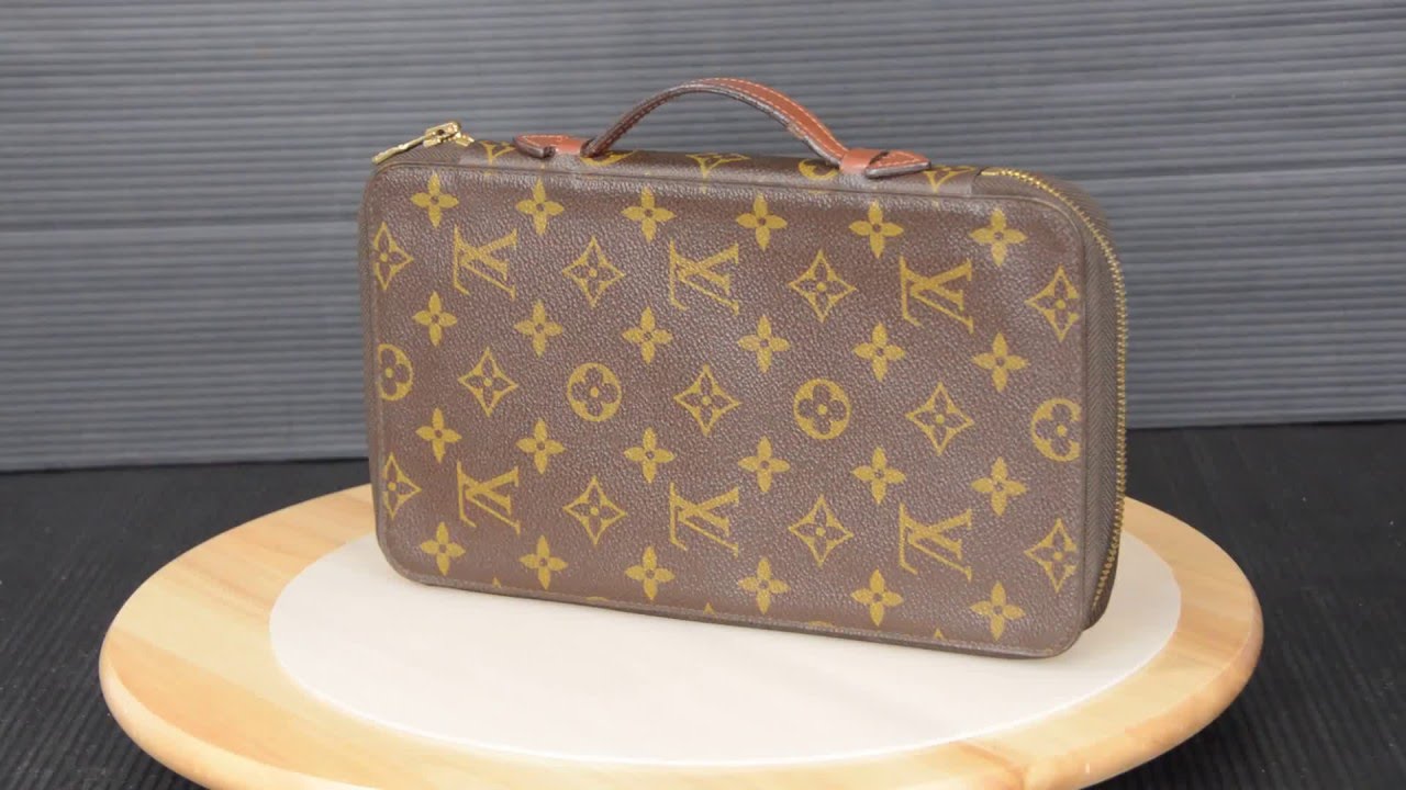 Review & What Fits Inside the Louis Vuitton Escapade/ Escovedo Travel  Organizer 