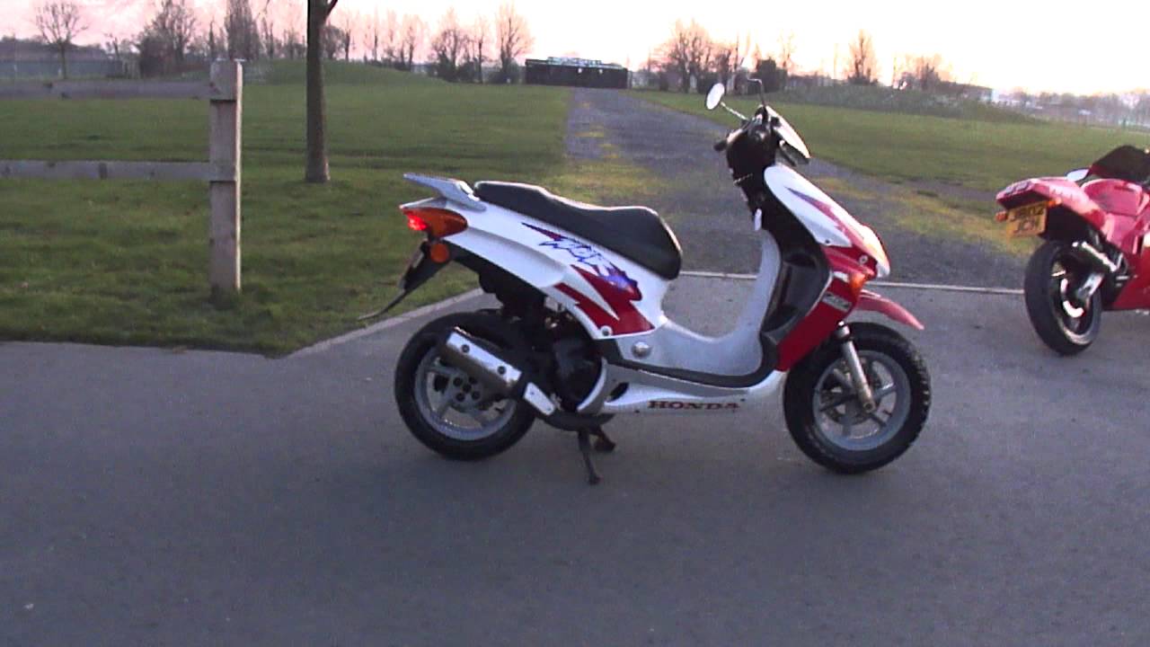 Mose oxiderer Globus 1998 HONDA X8R CROSS SPORT 50 MOPED SCOOTER GC NEW MOT & TAX SUPER BIKE  STANDARD - YouTube