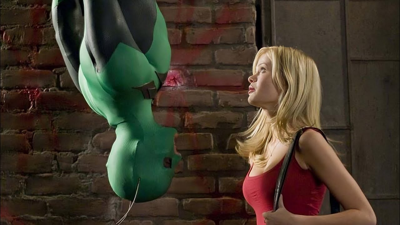 Galiba Yanlış Örümcek Adam Filmini İzledim...