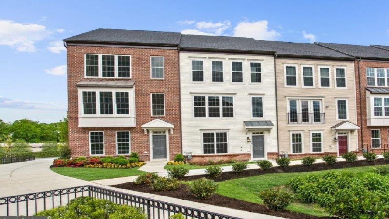 103 KLEE ALLEY, SILVER SPRING, MD Presented by Minjin Byun.