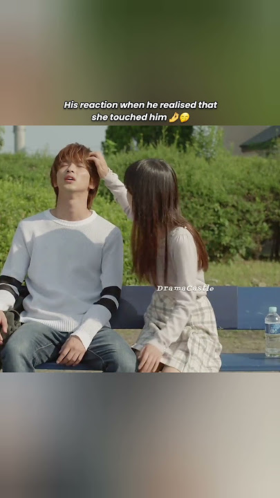 She touched him for the first time 🤭 his reaction 🙉 #jdrama #japanese #brothersfriend #shorts