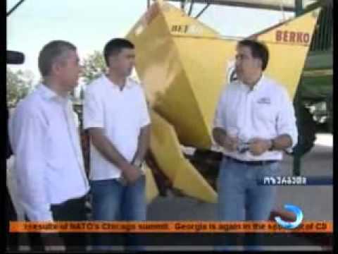 პრეზიდენტმა სოფელ მერიაში ფერმერთა მომსახურების ცენტრი დაათვალიერა