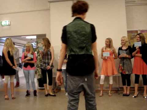 Stjernevejskolen 8. Klasses årgangsfest: Dagens mand Jannik 8.X Stjernevejskolen 8. Klasses årgangsfest: Dagens mand Jannik 8.X