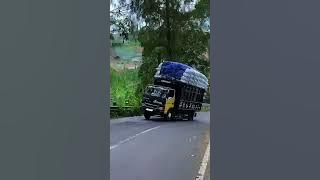 truk canter gayor oleng di tanjakan #fypyoutube #automobile #trukoleng #trukgayor