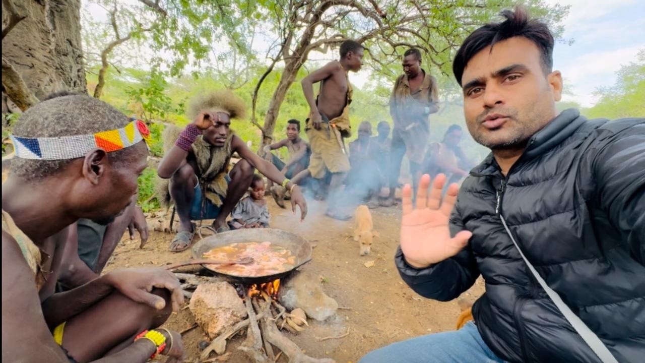 जंगली शिकारी क्या-क्या खाते हैं, देखकर चौंक जाओगे?