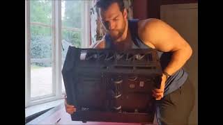 Henry Cavill (Superman-Geralt of Rivia) mounting his own GAMING PC - AWESOME PC MASTER RACE