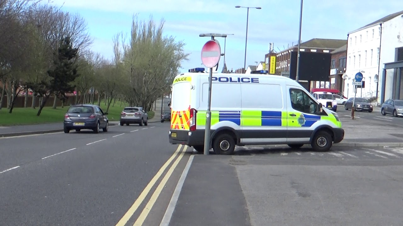 Merseyside Police 2015 Ford Transit Cell Van Responding + Arriving On Scene