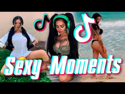 BELLA POARCH SEXY MOMENTS 2021 (hottest bikini, twerks tiktok)