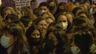 Una marea violeta recorrió las calles de Ourense clamando por la igualdad