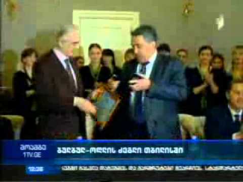 თბილისში აზერბაიჯანელი საზოგადო მოღვაწის „ბულბულის“ სკულპტურული პორტრეტი გაიხსნა