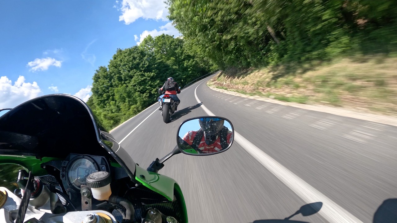 Kawasaki ZX-6R 2005 chasing Aprilia Touno V4 - POV of Bakony Run