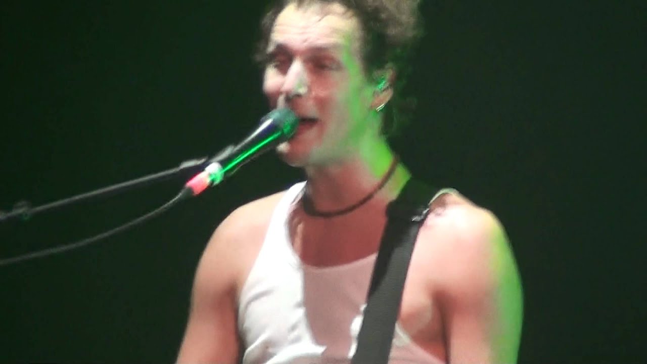 Sunrise Avenue - Medley [Osmo, Riku and Samu singing - Frankfurt Jahrhunderthalle, 10.03.2012]