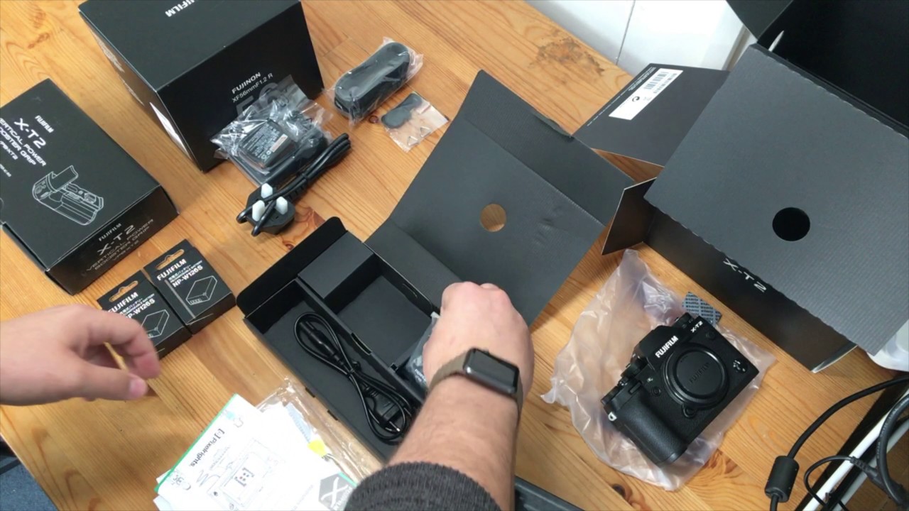 FUJIFILM X-T2 本体と付属品 中古 フジフィルム X-T2 ボディ 程度:B(並品)