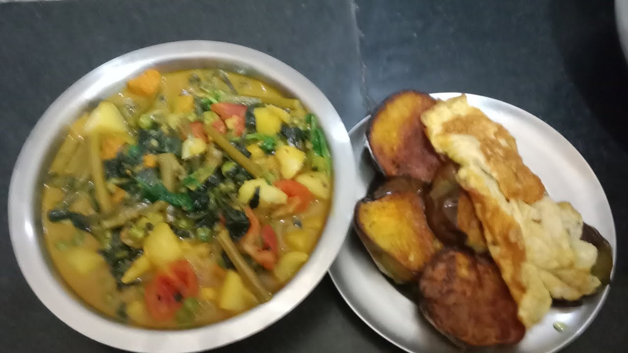 আজ বেশি কিছু রান্না হলো না/I didn't cook much today.#monadirvlogs#dailyvlogs#banglavlogs.