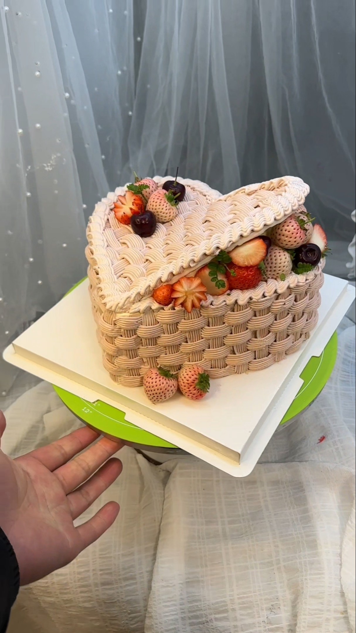 Production process Technical training Hands-on teaching Internet celebrity cake Love ??