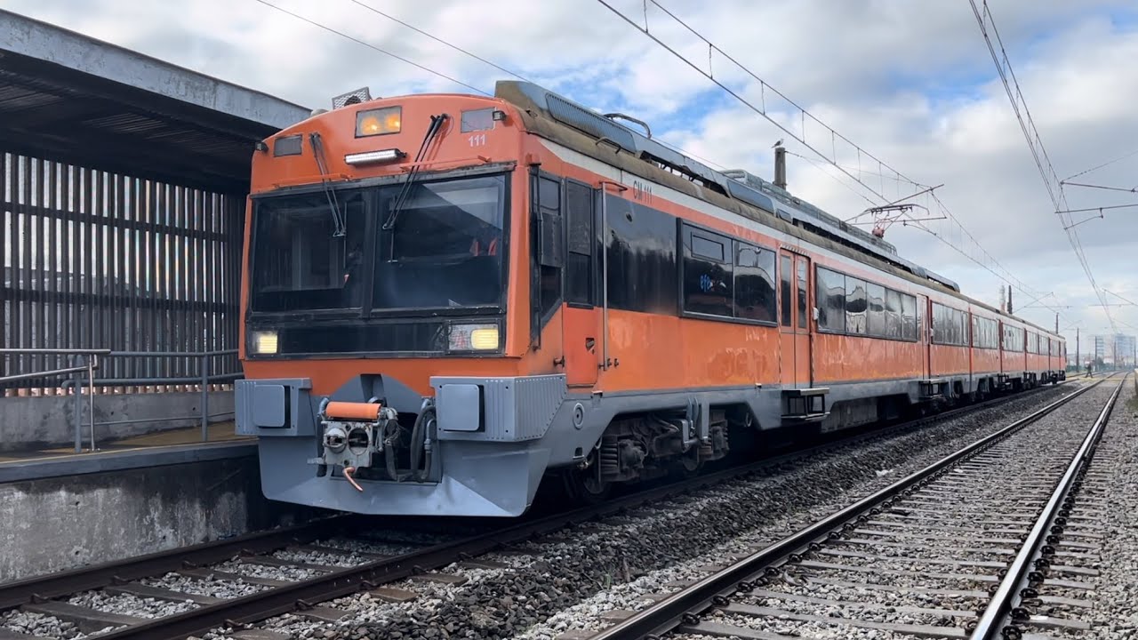 El regreso de la UT-111: Tren español vuelve a servicio tras 2 años fuera de circulación.