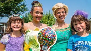 Elsa and PRINCESS TIANA teach KATE & LILLY about stealing
