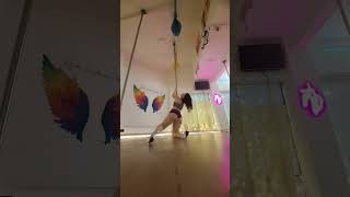 Russian Heels Pole Choreography to 'Hyperspace' Kwizma & Kial Pole Dance #Pole #shortvideo #shorts