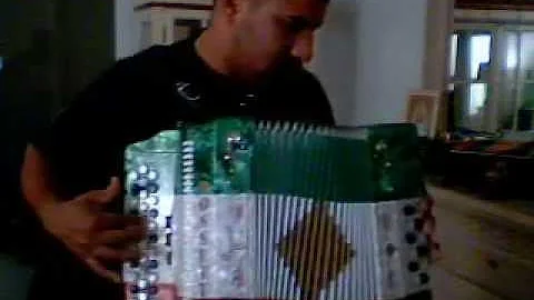 herminio larios en accordion