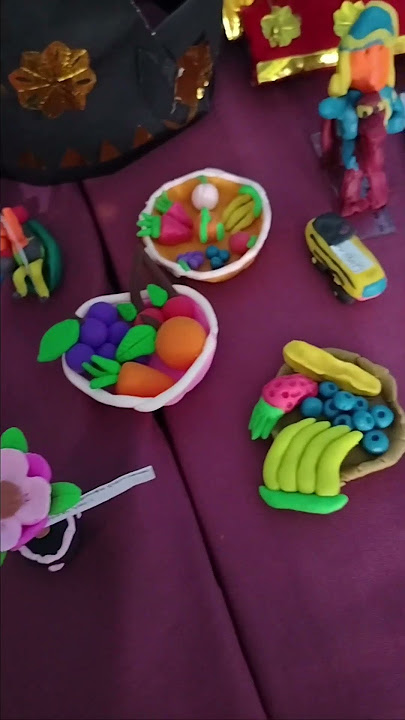 Pembelajaran Prakarya hari ini materi kerajinan bahan lunak buatan dari clay dan plastisin