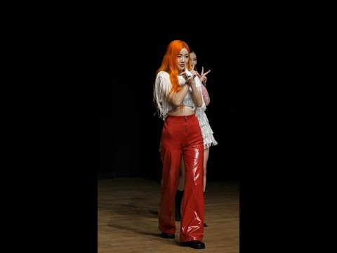 211114 (tri.be)트라이비  -  Loca (로카) 현빈 직캠