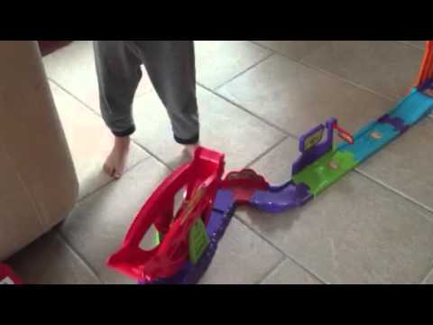 Toettoet racebaan (Vtech) - YouTube