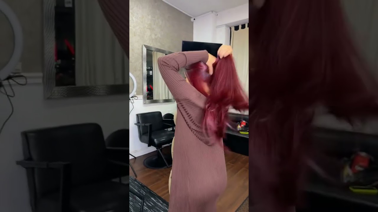 Карди Би демонстрирует свои натуральные волосы 