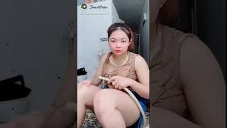 LIVE TANTE MONTOK MANDI