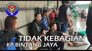 poor thing...wanted to go fishing but couldn't get a stall at Kp. Bintang Jaya, Sedayu, Turen