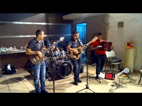 Enigma Norteño y Los Nuevos Rebeldes - Los Lujos Del R (En Vivo 2012)