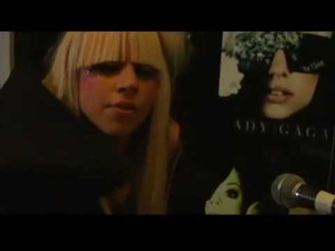 Lady Gaga performing Poker Face unplugged