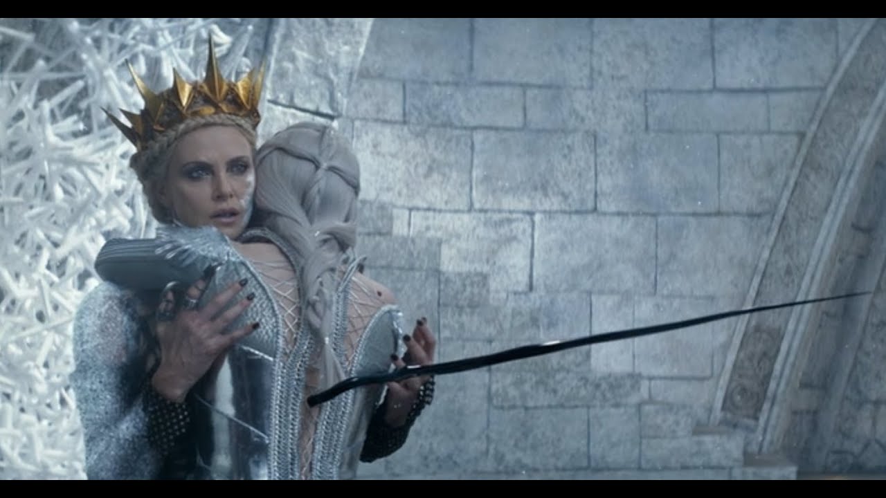 По следам снежной королевы. Шарлиз Терон Королева Равенна. Королева Равенна и Фрея.