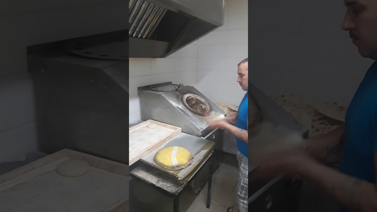 خبز تنور عراقي فاخر - YouTube